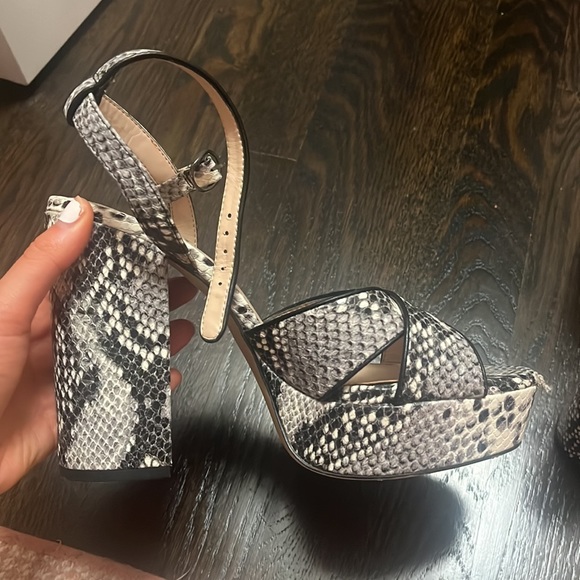 MANGO snakeskin platform heels - Picture 4 of 7